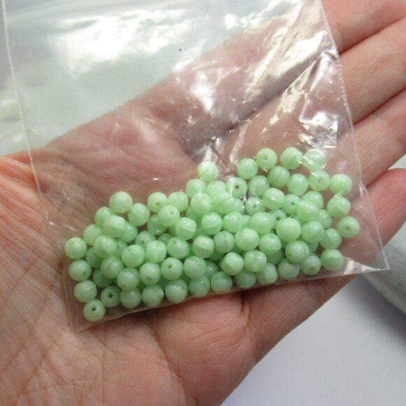 100 UG Beads - Picture 3 of 8